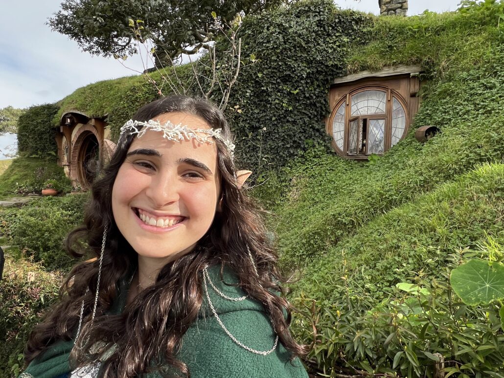 Aliyah in hobbit garb.
