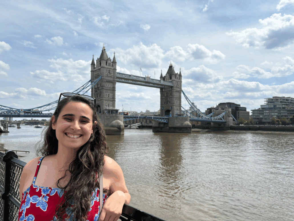 Aliyah next to the Thames.